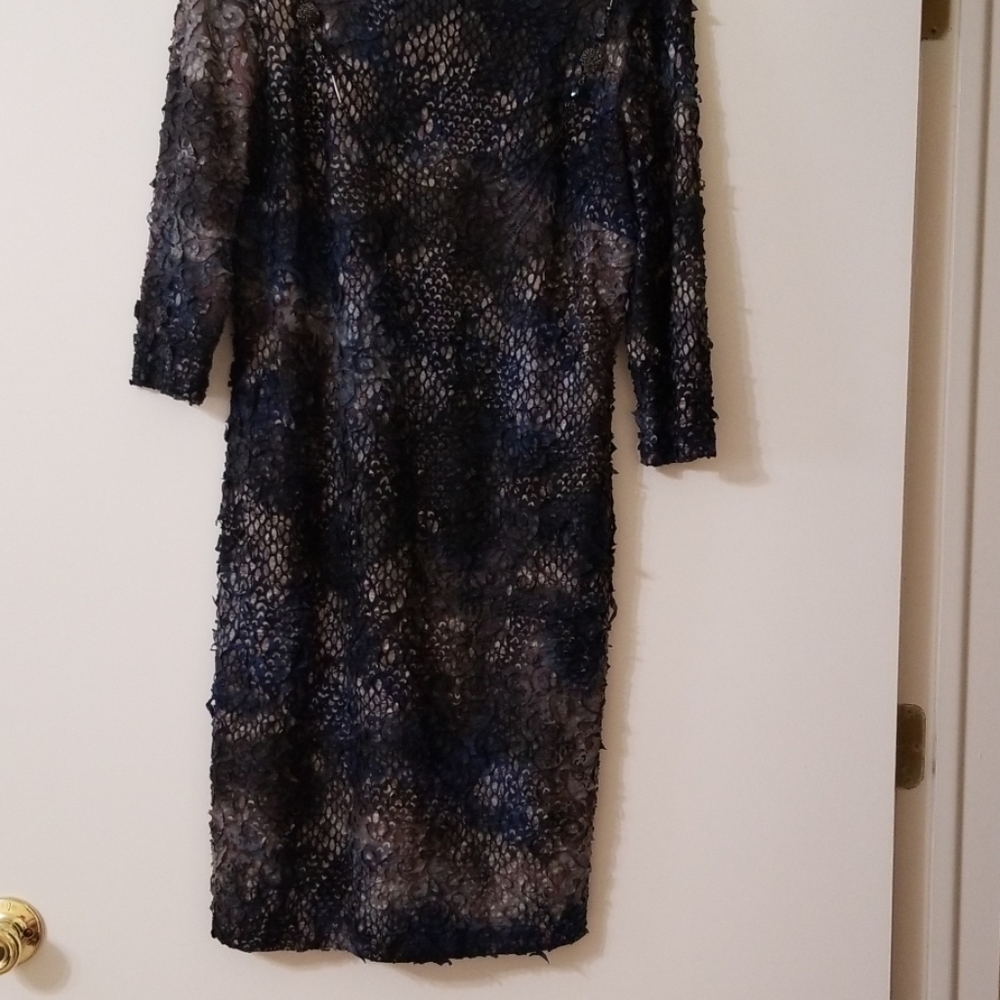 Stunning fitted navy dress w texture